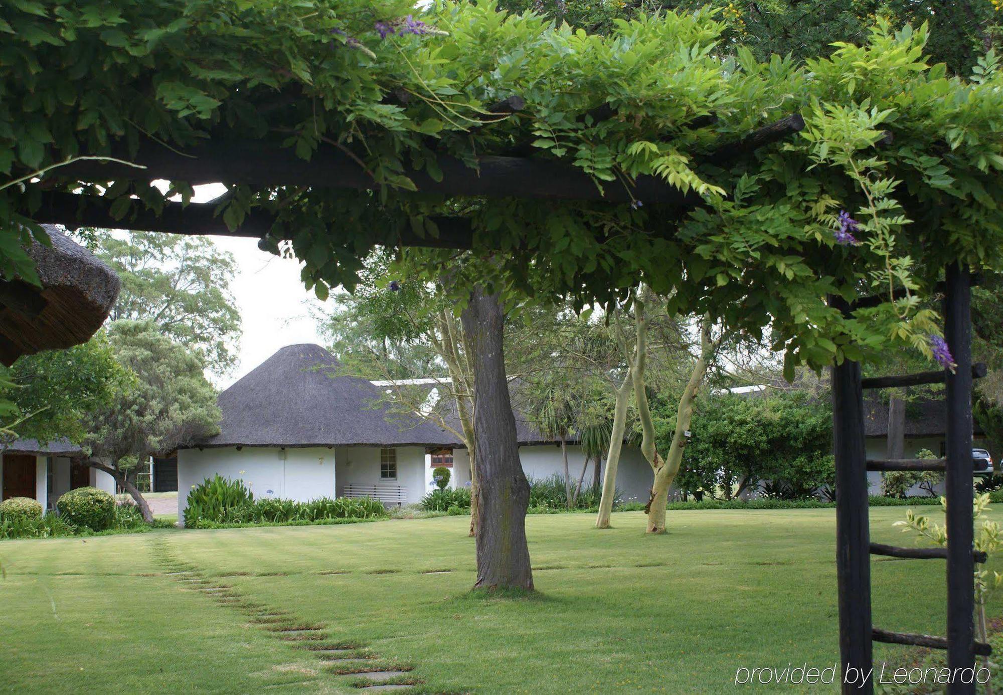 Protea Hotel by Marriott Oudtshoorn Riempie Estate Exterior foto